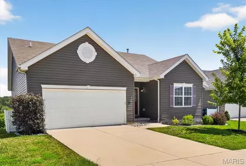417 Timber Valley Trl, Fenton, MO 63026