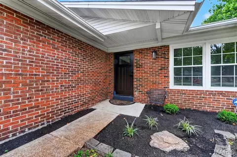 Exterior - 1004 Bridgeport Dr, Ellisville, MO 63011 photo 3 of 10