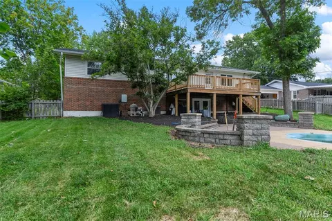 Exterior - 1004 Bridgeport Dr, Ellisville, MO 63011 photo 7 of 10