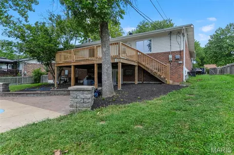 Exterior - 1004 Bridgeport Dr, Ellisville, MO 63011 photo 5 of 10