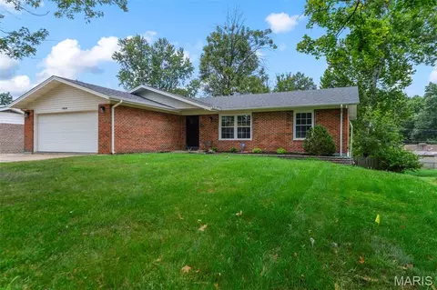 Exterior - 1004 Bridgeport Dr, Ellisville, MO 63011 photo 2 of 10