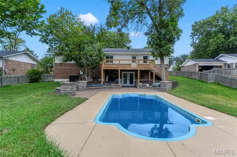 Exterior - 1004 Bridgeport Dr, Ellisville, MO 63011 photo 6 of 10