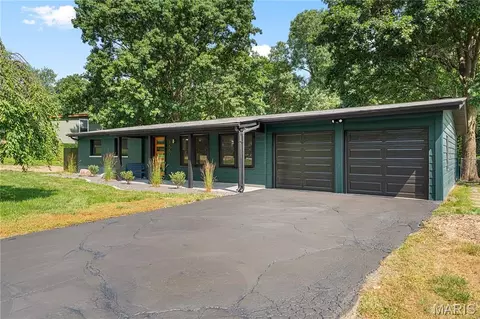 2501 Trossock Ln, Saint Louis, MO 63122