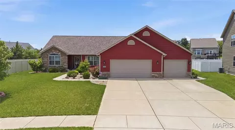 2520 Welsch Dr, Shiloh, IL 62221