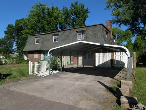 411 Elm Dr, East St Louis, IL 62203