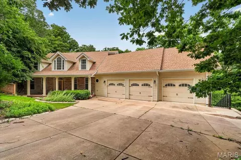 1549 Paradise Valley Dr, High Ridge, MO 63049