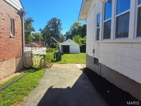 Exterior - 7232 Normandy Pl, Saint Louis, MO 63121 photo 5 of 8