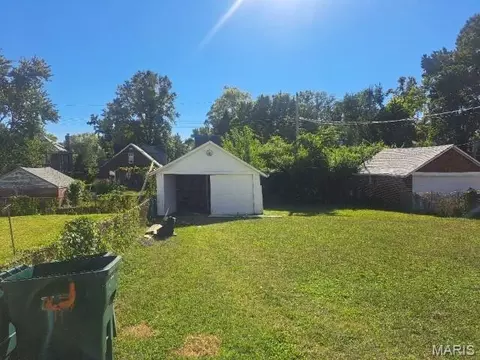 Exterior - 7232 Normandy Pl, Saint Louis, MO 63121 photo 6 of 8