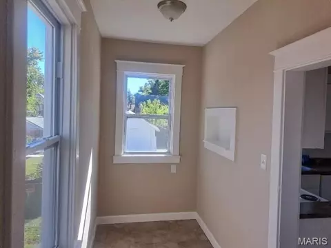 Entry Way - 7232 Normandy Pl, Saint Louis, MO 63121 photo 2 of 4