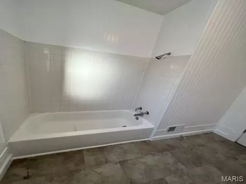 Bath - 7232 Normandy Pl, Saint Louis, MO 63121 photo 10 of 10
