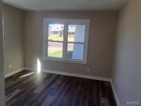 Living - 7232 Normandy Pl, Saint Louis, MO 63121 photo 2 of 2
