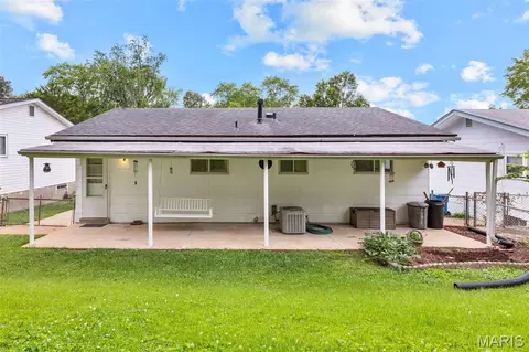 Exterior - 6138 Emerald Ave, Ferguson, MO 63135 photo 3 of 7