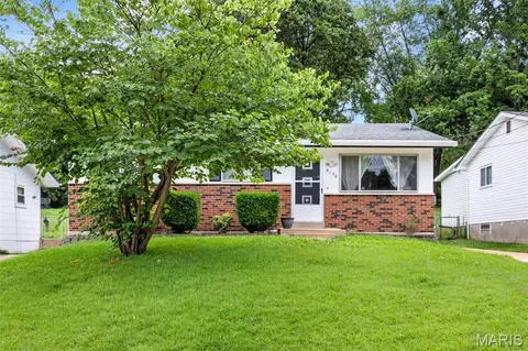 6138 Emerald Ave, Ferguson, MO 63135