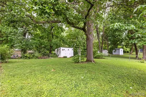 Exterior - 6138 Emerald Ave, Ferguson, MO 63135 photo 6 of 7