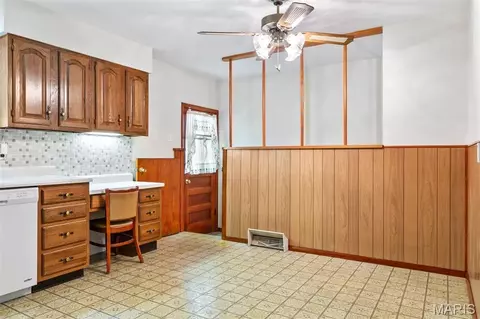 Kitchen - 6138 Emerald Ave, Ferguson, MO 63135 photo 3 of 4