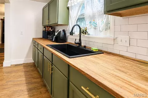 Kitchen - 418 E Marvin Ave, Fredericktown, MO 63645 photo 2 of 3