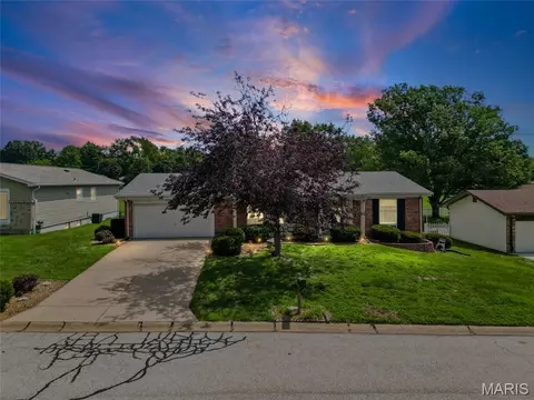 21 Newberry Dr, Saint Peters, MO 63376
