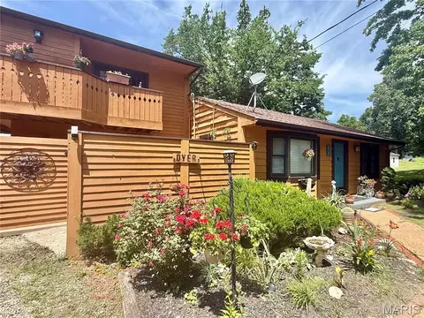 Exterior - 519 N Elm St, Pacific, MO 63069 photo 4 of 17
