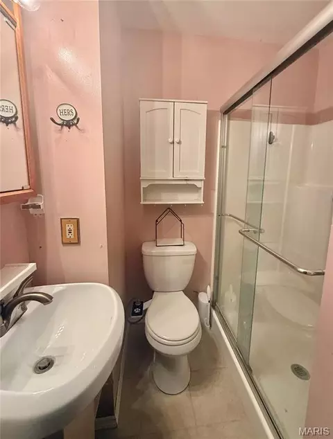Bath - 519 N Elm St, Pacific, MO 63069 photo 3 of 3