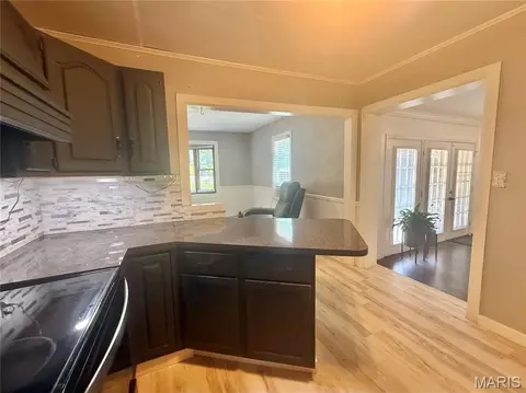 Kitchen - 519 N Elm St, Pacific, MO 63069 photo 6 of 6