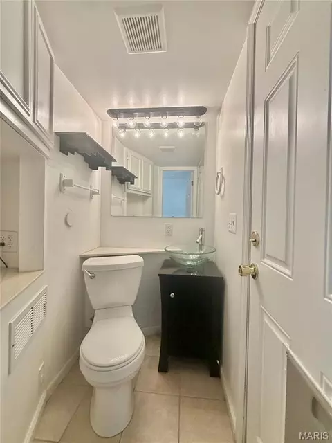 Bath - 519 N Elm St, Pacific, MO 63069 photo 1 of 3