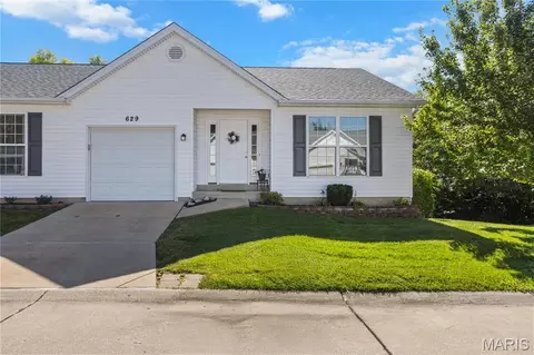 629 Pacific Estates Dr, Pacific, MO 63069