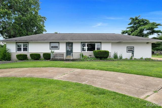 4124 Green Park Rd, Saint Louis, MO 63125