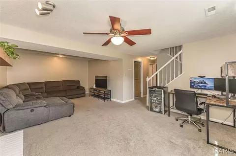 Living - 468 Talbert Ct, Ballwin, MO 63021 photo 2 of 4
