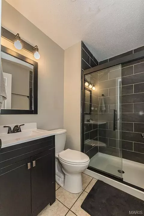 Bath - 468 Talbert Ct, Ballwin, MO 63021 photo 1 of 3