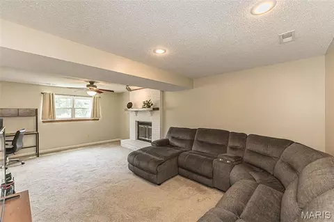 Living - 468 Talbert Ct, Ballwin, MO 63021 photo 3 of 4