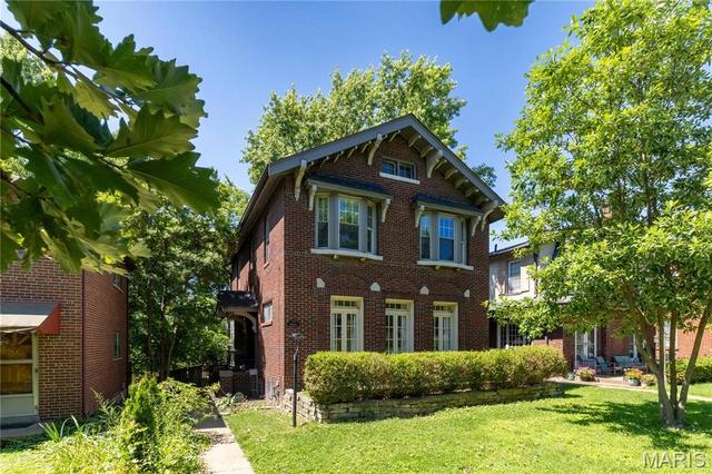 7118 Pershing Ave, Saint Louis, MO 63130