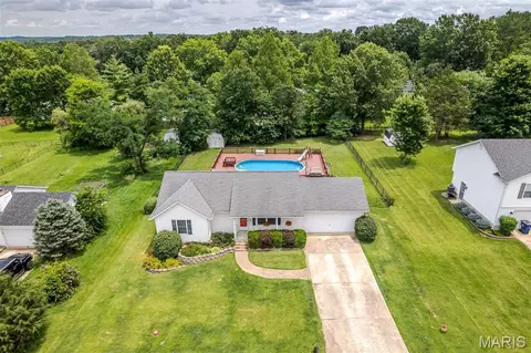 7712 Meadow View Cir, Union, MO 63084