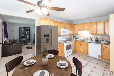 Kitchen - 91 Elk Run Dr, Eureka, MO 63025 photo 1 of 2