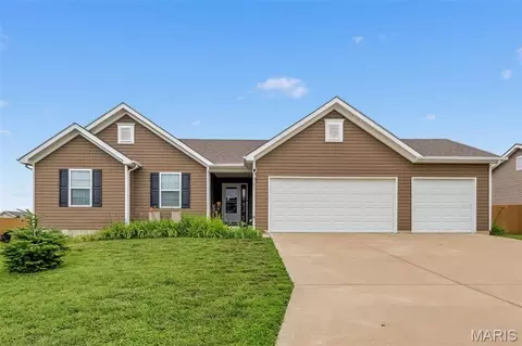 21 Valley Farms Dr, Winfield, MO 63389