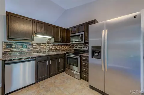 Kitchen - 12 Redhead Ln, O'fallon, MO 63368 photo 2 of 2