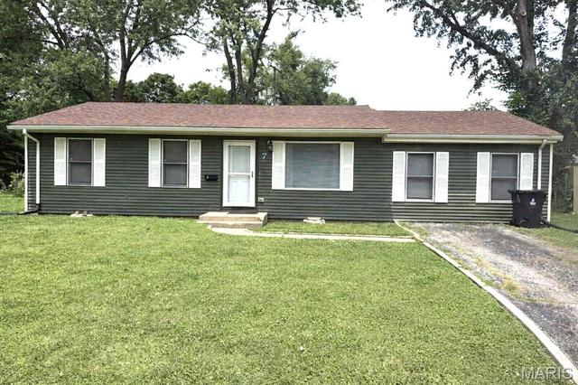 7 Jennine Dr, Belleville, IL 62226