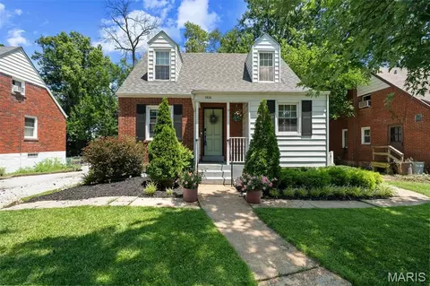 2826 Dunkirk Dr, Saint Louis, MO 63119