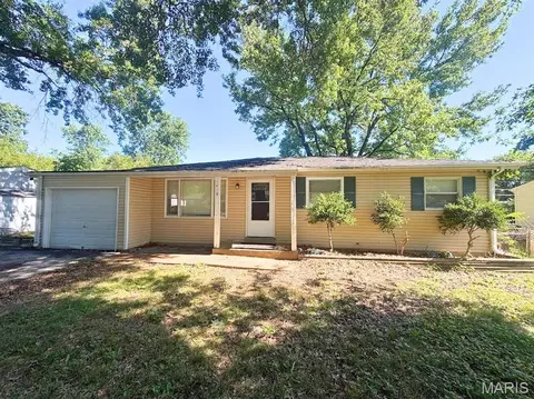 1419 Farmview Ave, Saint Louis, MO 63138