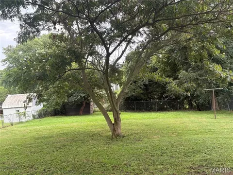 Exterior - 310 Hooker St, Washington, MO 63090 photo 3 of 3