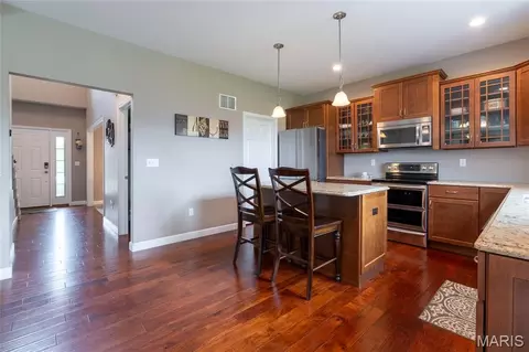 Entry Way - 1331 Timber Ridge Trace Dr, O'fallon, IL 62269 photo 2 of 7