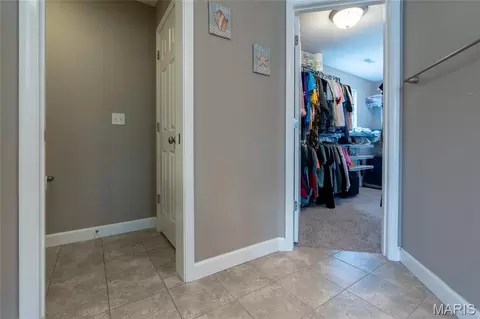 Entry Way - 1331 Timber Ridge Trace Dr, O'fallon, IL 62269 photo 6 of 7