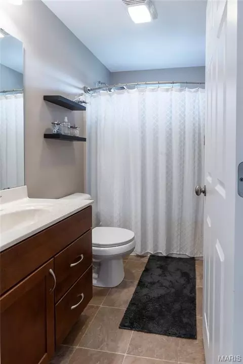 Bath - 1331 Timber Ridge Trace Dr, O'fallon, IL 62269 photo 4 of 5