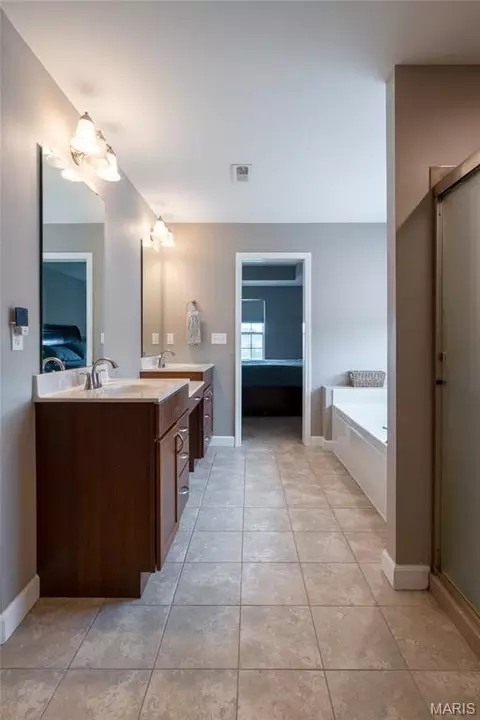 Bath - 1331 Timber Ridge Trace Dr, O'fallon, IL 62269 photo 3 of 5