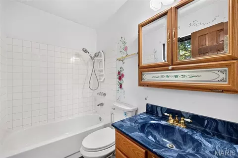 Bath - 105 Willow Dr, Eureka, MO 63025 photo 4 of 5