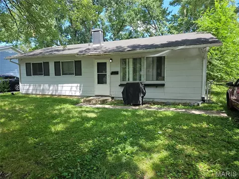 112 Saint Dorothy Dr, Cahokia, IL 62206
