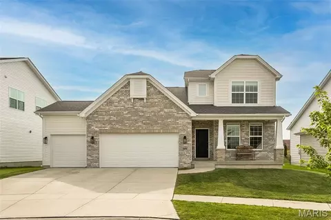 325 Gailin Dr, Lake Saint Louis, MO 63367