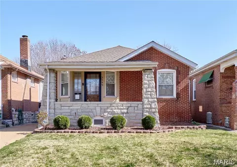3999 Dover Pl, Saint Louis, MO 63116