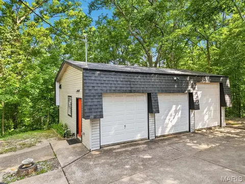 Exterior - 309 Hideaway Hl, Eureka, MO 63025 photo 8 of 9