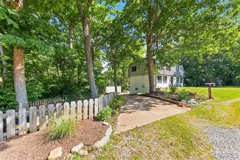 Exterior - 309 Hideaway Hl, Eureka, MO 63025 photo 6 of 9