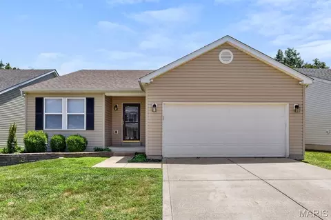 799 Rockshire Dr, Herculaneum, MO 63048